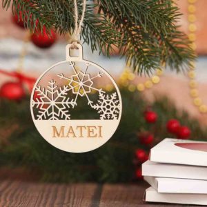Glob lemn personalizat cu nume - Fulgi