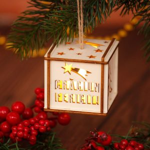 decoratiune din lemn personalizata Craciun Fericit