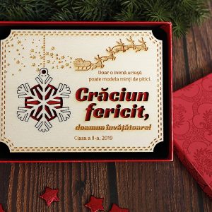 Felicitare-din-lemn-cu-glob-personalizat