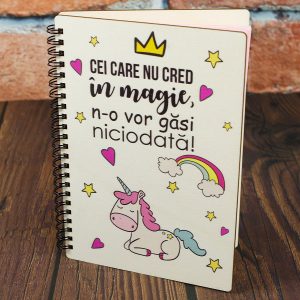 Agenda  personalizata cu coperta din lemn „Unicorn”