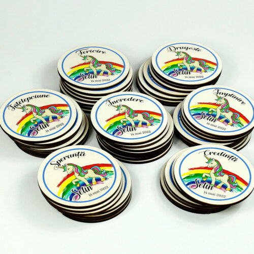 marturii lemn personalizate pentru botez model unicorn