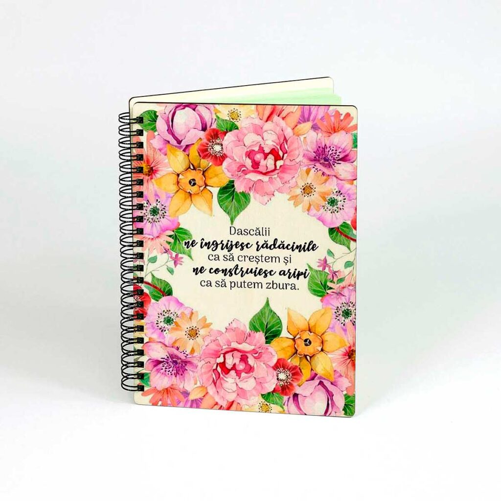 agenda de lemn cadou personalizat profesoare