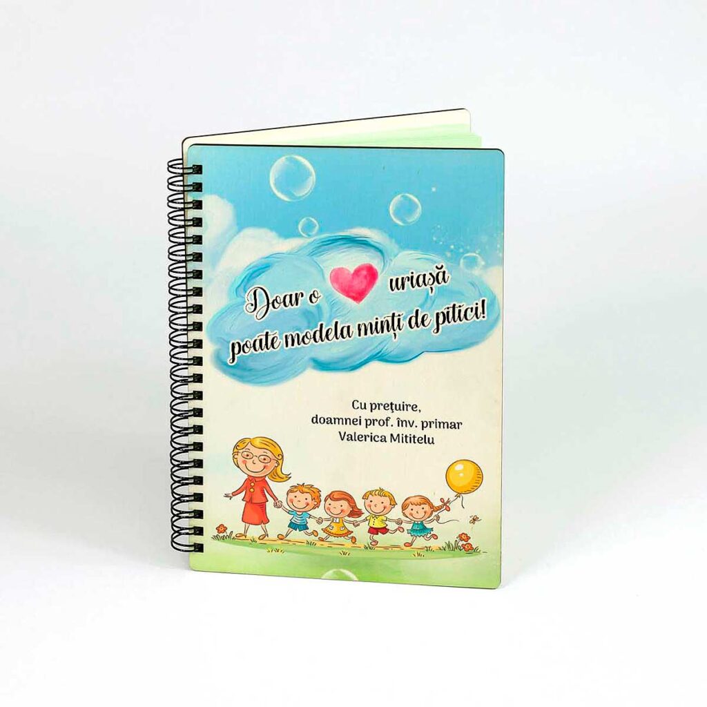 agenda de lemn cadou personalizat educatoare invatatoare