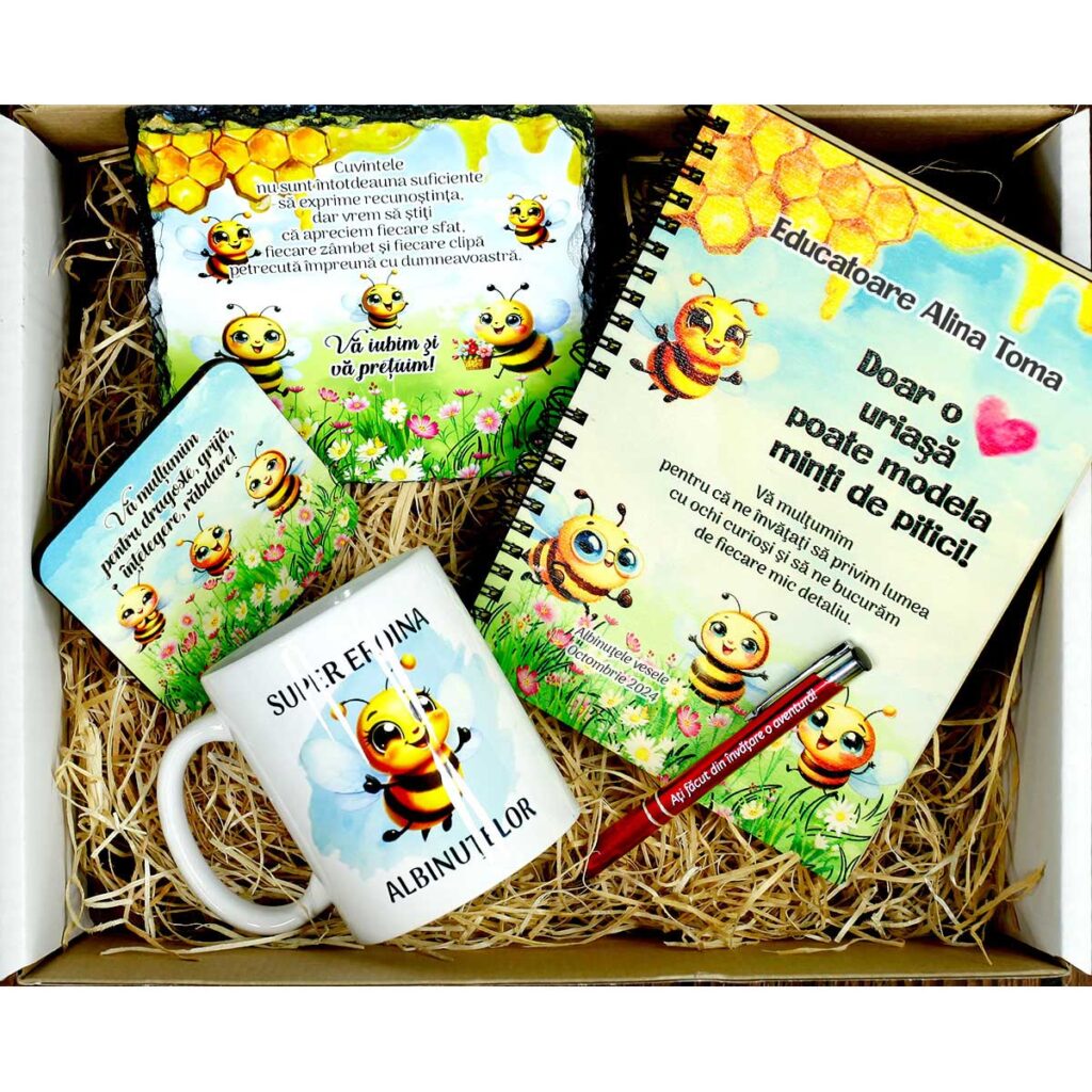 Acest set cadou este personalizat special pentru eductoare sau invatatoare cu cateva albinute vesele si cu mesajul dorit. Acest set cadou poate fi dauit educatoarei invatatoarei de clasa albinutelor cu ocazia yilei de 8 martie, sfarsitul de an, yiua nasterii sau pur si simplu pentru a-i multumi.