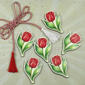 Imagine cu brosa martisor lemn personalizat in forma de lalea