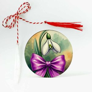 Martisor din lemn cu ghiocel simbol al puritarii si al primaverii, perfect pentru a fi oferit de 1 martie.