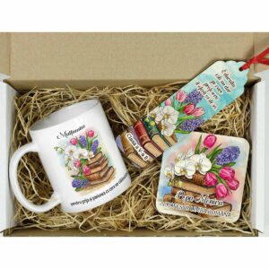 Set cadou profesoară – cană, suport de cană și semn de carte personalizate cu mesaje și flori, ideal pentru orice ocazie specială.