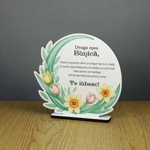Surprinde-ți bunica cu un trofeu MDF personalizat, un cadou unic plin de dragoste și recunoștință! Perfect pentru Ziua Bunicii, 8 Martie sau orice ocazie specială, acest trofeu va deveni o amintire prețioasă plină de emoție.