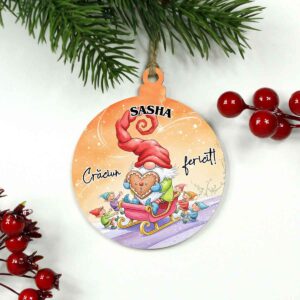 glob din lemn personalizat cu Gnom, ornament de Crăciun cu nume gravat, cadou festiv și vesel