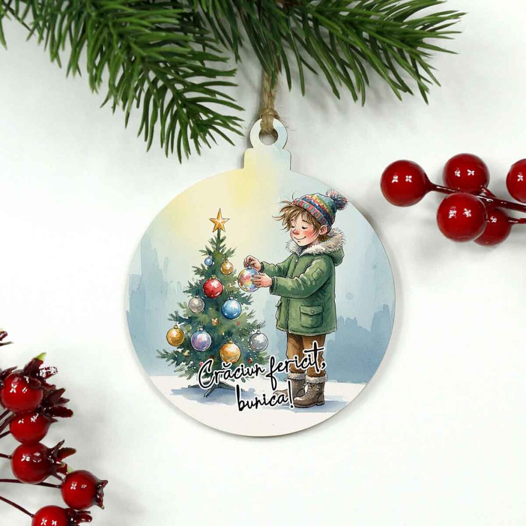 Glob din lemn personalizat pentru Bunica – cadou de Crăciun decorativ