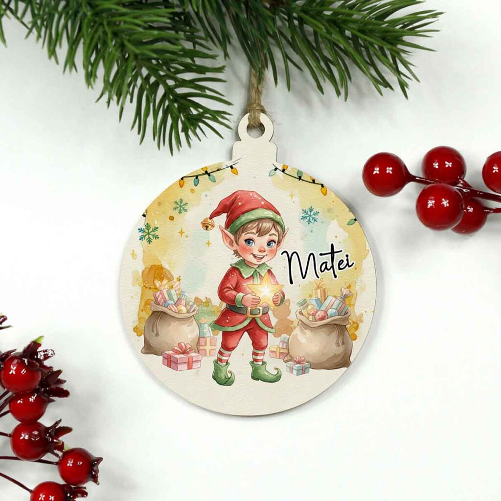 ornament din lemn personalizat cu Elf, cadou de Crăciun cu nume gravat, decor festiv și vesel