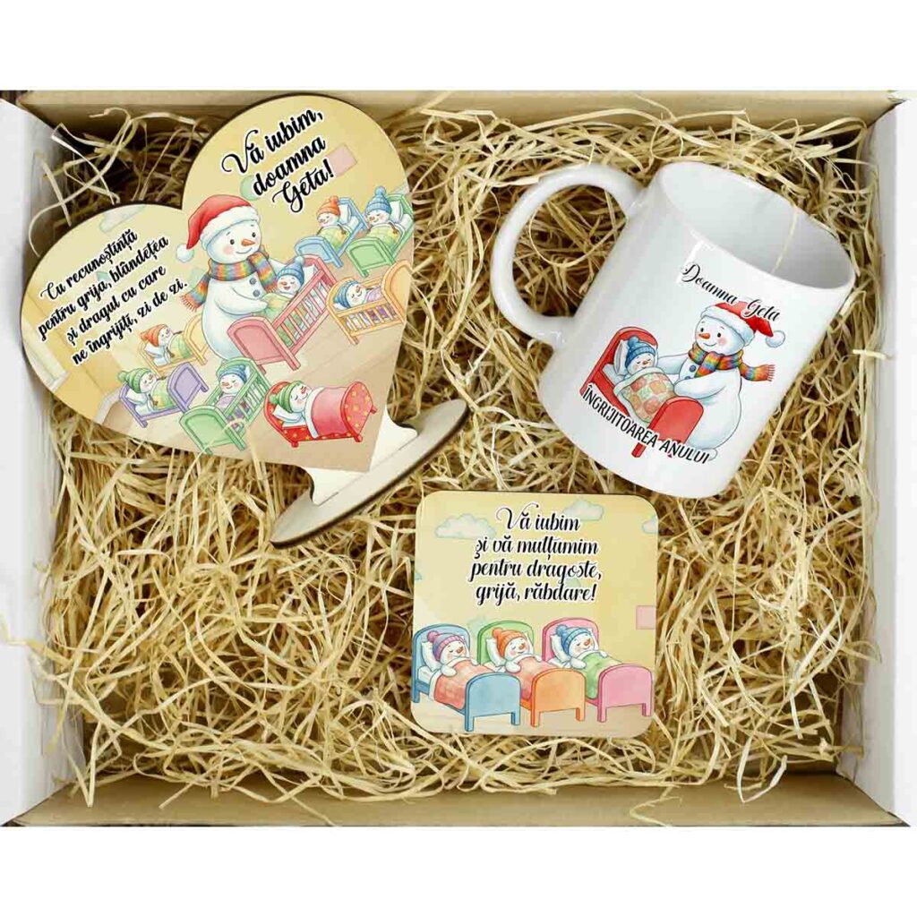 Set cadou de Crăciun pentru Doamna Îngrijitoare cu oameni de zăpadă – cană, suport și inimă personalizate, cadou din partea copiilor de la grădiniță