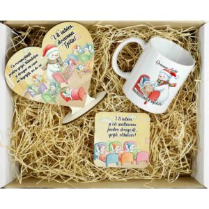 Set cadou de Crăciun pentru Doamna Îngrijitoare cu oameni de zăpadă – cană, suport și inimă personalizate, cadou din partea copiilor de la grădiniță