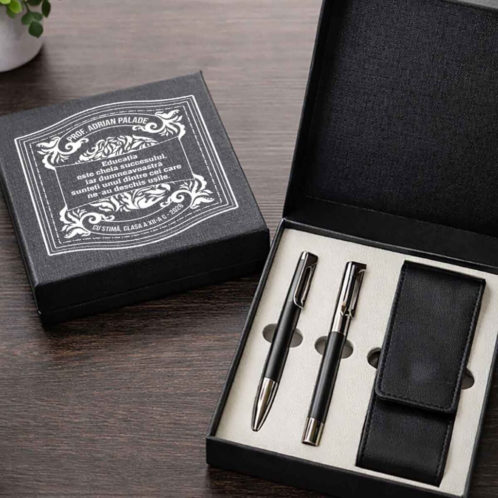 Cadou pentru profesor set stilou și pix personalizat cu etui elegant în cutie premium, ideal pentru final de an sau ocazii speciale