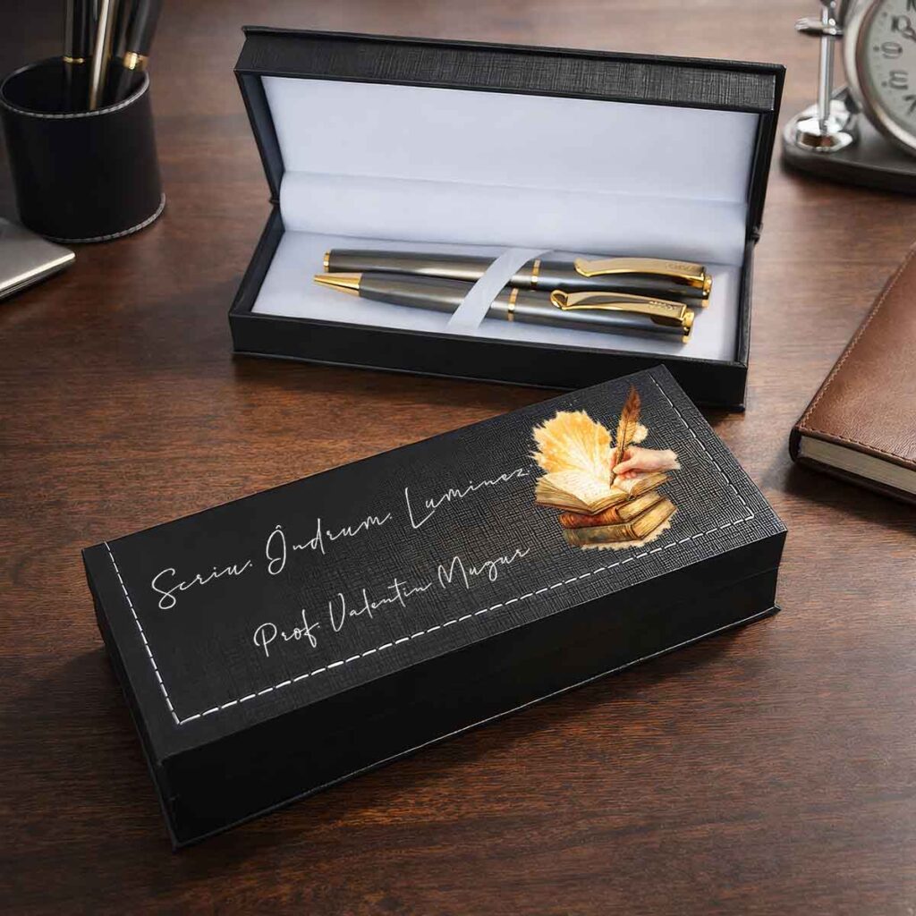 Set pix și stilou elegant în cutie personalizată pentru profesor, cadou premium cu mesaj gravat, disponibil pe Dedaruit