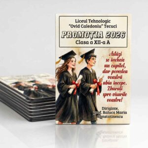 Magnet personalizat absolvire clasa a XII-a promoția 2026 cu absolvenți și mesaj emoționant – Dedaruit