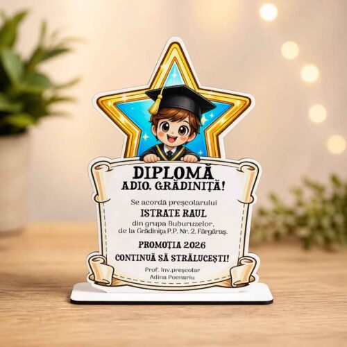 Trofeu adio gradinita personalizat cu nume model baiat absolvent cu toca, realizat din MDF