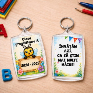 Breloc personalizat elevi Clasa Albinuțelor pentru început de an școlar – Dedaruit
